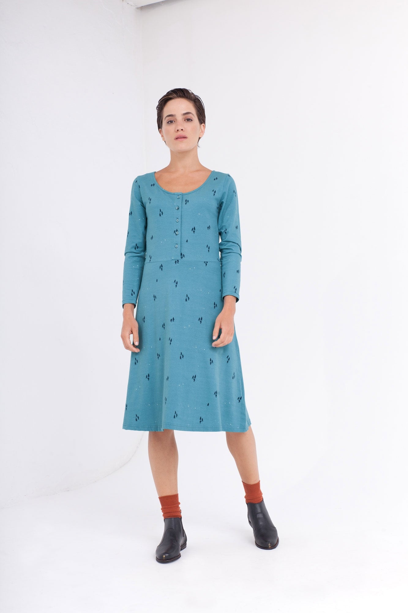 Vestido Cynthia falda midi azul ópalo.