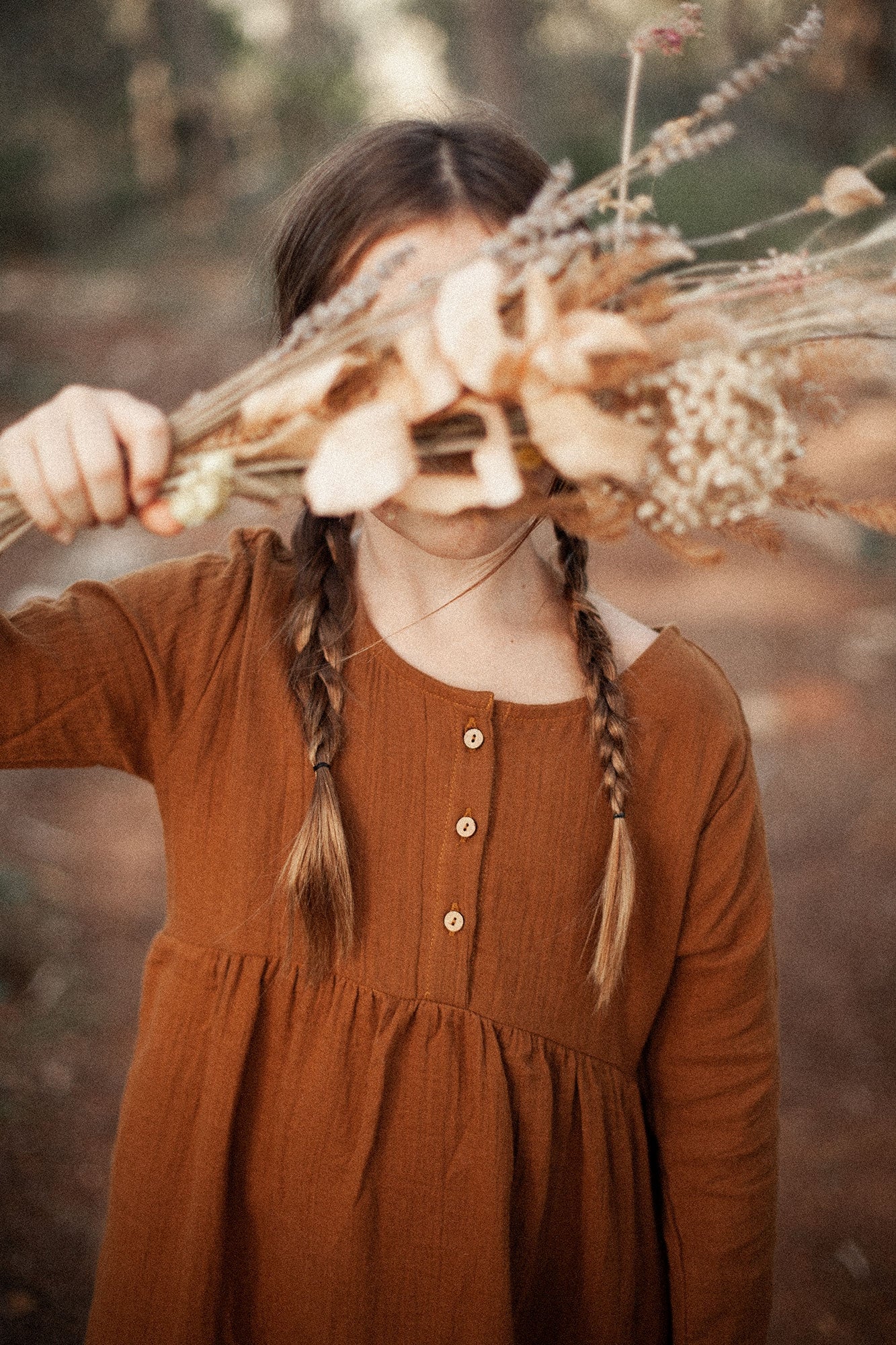 Vestido muselina basic marrón - Imagen 4